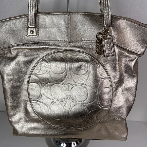 Coach Laura Gold Metallic Leather Signature Tote Bag With Charm & Zip Closure - Picture 2 of 16